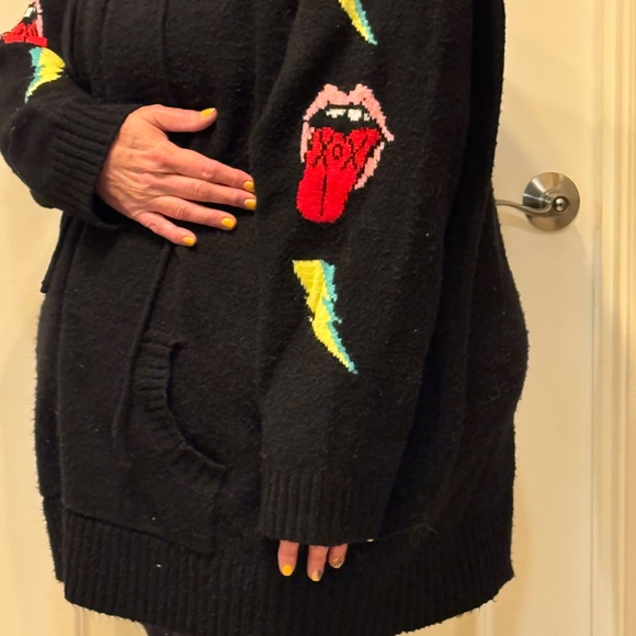 Torrid x Betsey Johnson Hooded Zip Sweater — Black w/ “LOVE” Back Graphic - Picture 10 of 12